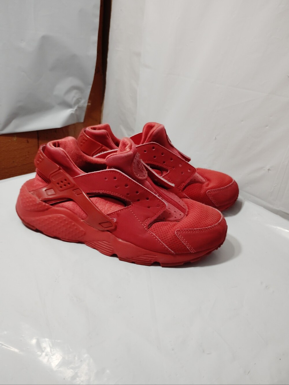 Size 7Y (GS) - Nike Huarache Run Low Triple Red